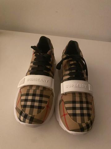 NIEUW!!! BURBERRY SCHOENEN MAAT 43