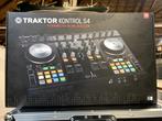 Te koop Nieuwe TRAKTOR KONTROL S4-controller, Muziek en Instrumenten, Ophalen, Nieuw, Minder dan 5 kanalen, Microfooningang