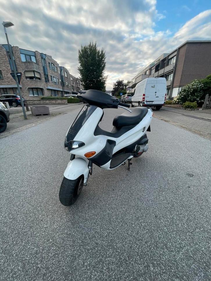 Gilera runner purejet 50cc c36 duits, Fietsen en Brommers, Scooters | Piaggio, Gebruikt, Overige modellen, Klasse B (45 km/u)