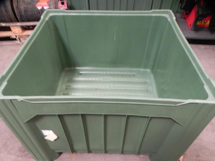 krat-kunststof stapelbakken  v.o.a drinkwater,, Dieren en Toebehoren, Stalling en Weidegang, Stalling, Weidegang, Accessoires