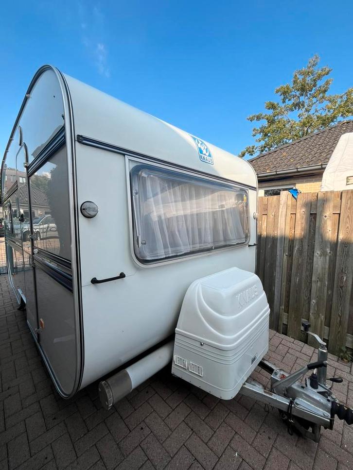 Nette licht gewicht Knaus Monsun 325 model! in son nederland, Caravans en Kamperen, Caravans, Particulier, tot en met 3, 500 - 750 kg