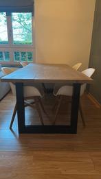EETTAFEL MASSIEF EIKENHOUT + 4 KUIPSTOELEN, Huis en Inrichting, Ophalen, Zo goed als nieuw, Eikenhout