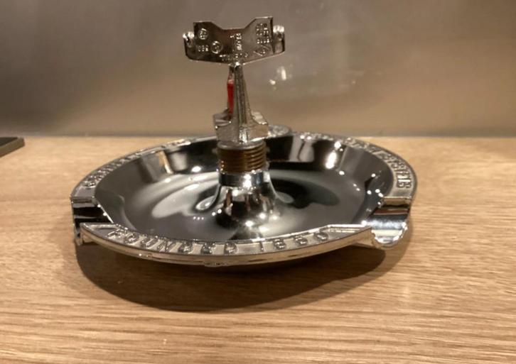 Grinnell Fire cendrier avec tête d'arrosage objet collection, Maison & Meubles, Accessoires pour la Maison | Étagères, Comme neuf