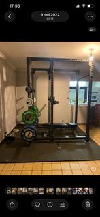 Rack met barbell, plates en bench te koop, Sport en Fitness, Ophalen, Gebruikt, Metaal, Krachtstation