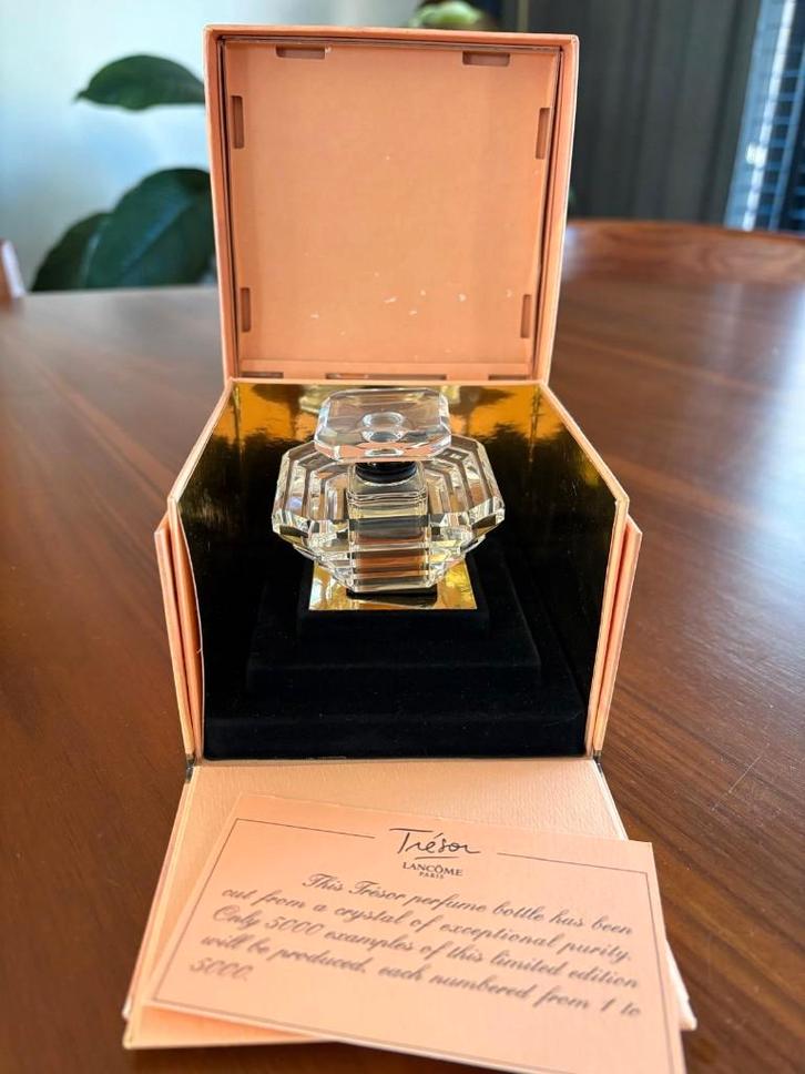 Lancôme Trésor–Swarovski–Limited Edition (Nr. 3738/5000), Verzamelen, Parfumverzamelingen, Ophalen of Verzenden