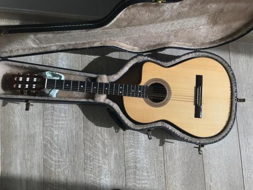 Handgemaakte klassieke gitaar nylon strings stratocaster arm, Muziek en Instrumenten, Snaarinstrumenten | Gitaren | Akoestisch