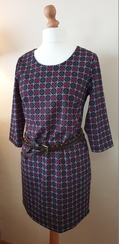 NIEUW artikel : Perfect jurk - Maat L, Kleding | Dames, Jurken, Nieuw, Maat 42/44 (L), Zwart, Knielengte, Ophalen of Verzenden