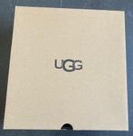 UGG-UGG's-Bottes pour femmes-Lynda-Taille 39-Noir-Porté 1 x, Enlèvement ou Envoi, Comme neuf, Boots et Botinnes, Noir