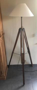 Lampadaire trépied - Maison du Monde, Maison & Meubles, Lampes | Lampadaires, Enlèvement, Comme neuf, Bois