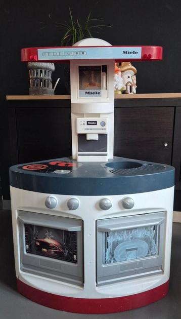 Speelgoedkeuken beschikbaar voor biedingen