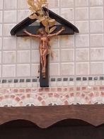 Koperen kruisbeeldje, Ophalen