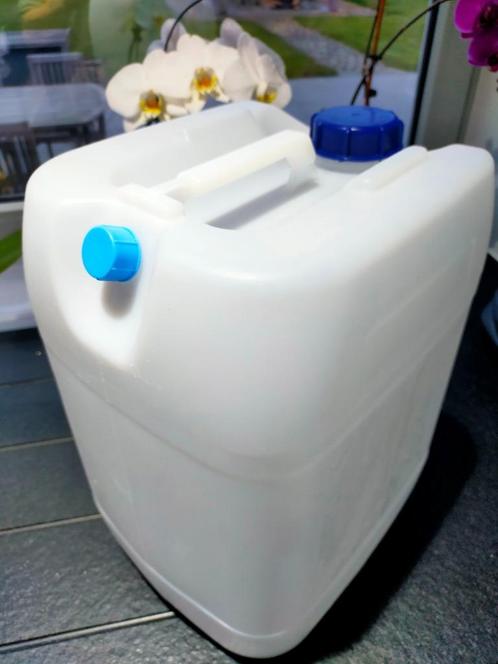 Bidons 20 liters en 25 liters, Tuin en Terras, Regentonnen, Zo goed als nieuw, Kunststof, Minder dan 75 liter, Ophalen