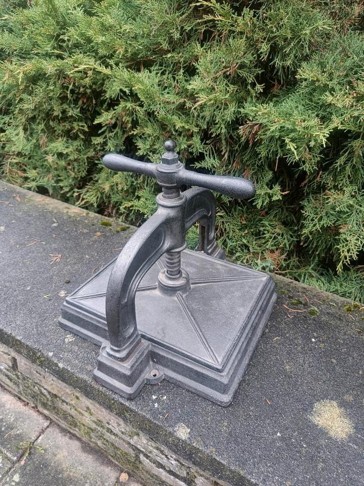 Antieke gietijzeren boekenpers, Antiek en Kunst, Antiek | Boeken en Manuscripten, Ophalen