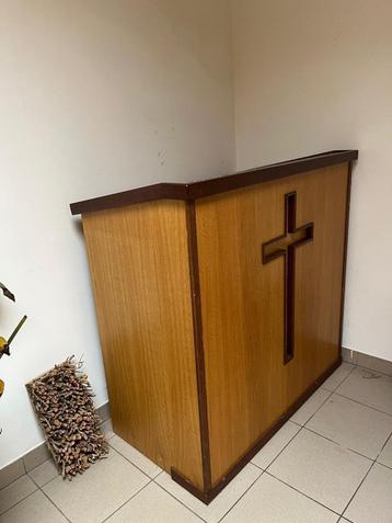Prachtige houten Preekstoel beschikbaar voor biedingen