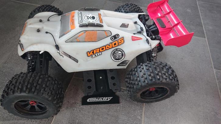 Team corally Kronos xtr, kagama 6s, Hobby en Vrije tijd, Modelbouw | Radiografisch | Auto's, Zo goed als nieuw, Ophalen of Verzenden