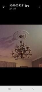 Deux lustres en laiton assortis de 8 et 12 branches ., Maison & Meubles, Lampes | Lustres, Enlèvement, Comme neuf, Autres matériaux