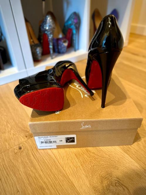 Christian Louboutin Palais Royal 140 Patent 39, Kleding | Dames, Schoenen, Zo goed als nieuw, Schoenen met hoge hakken, Zwart