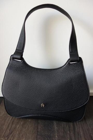 Sac à rabat cuir noir "AIGNER" Envoi compris beschikbaar voor biedingen