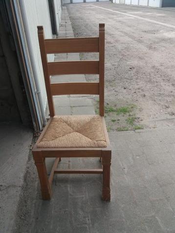 Eiken houten stoelen beschikbaar voor biedingen