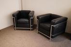 2x LC2 Le Corbusier van Cassina in absolute nieuwstaat, Huis en Inrichting, Ophalen, Zo goed als nieuw, Leer