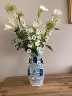 Chinese porseleinen vaas in wit en blauw, Ophalen, Zo goed als nieuw, Blauw