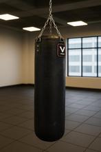 Bokszak in goede staat – 120 cm lang + ketting/haak 45 cm, Sport en Fitness, Boksen, Ophalen, Gebruikt, Bokszak