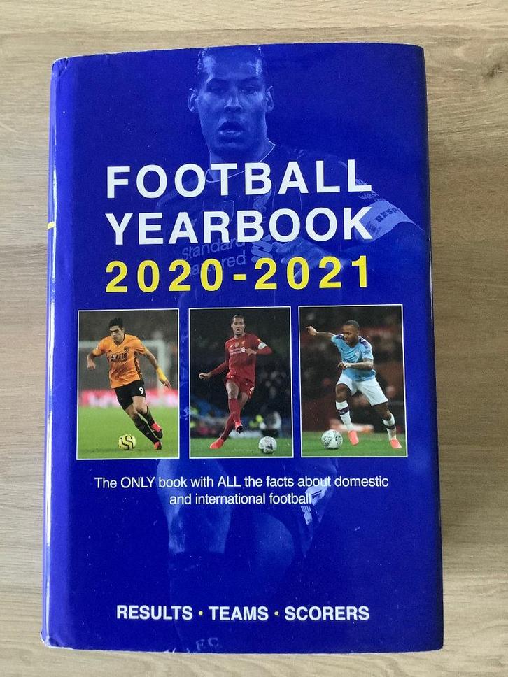 The Football Yearbook 2020-2021, Livres, Livres de sport, Comme neuf, Sport de ballon, Enlèvement ou Envoi