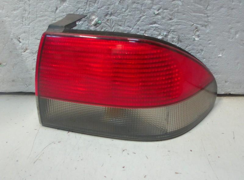 ACHTERLICHT RECHTS BUITEN buitenzijde Saab 900 II Coupé, Gebruikt, Info@VerberkAutodemontage.nl, Nijverheidstraat 1a 1a
5405 AJ  UDEN, NL