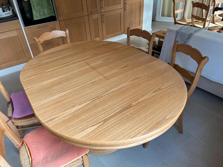 Table ronde en rotin et bois, Maison & Meubles, Tables | Tables à manger, Utilisé, 100 à 150 cm, 100 à 150 cm, Cinq personnes ou plus