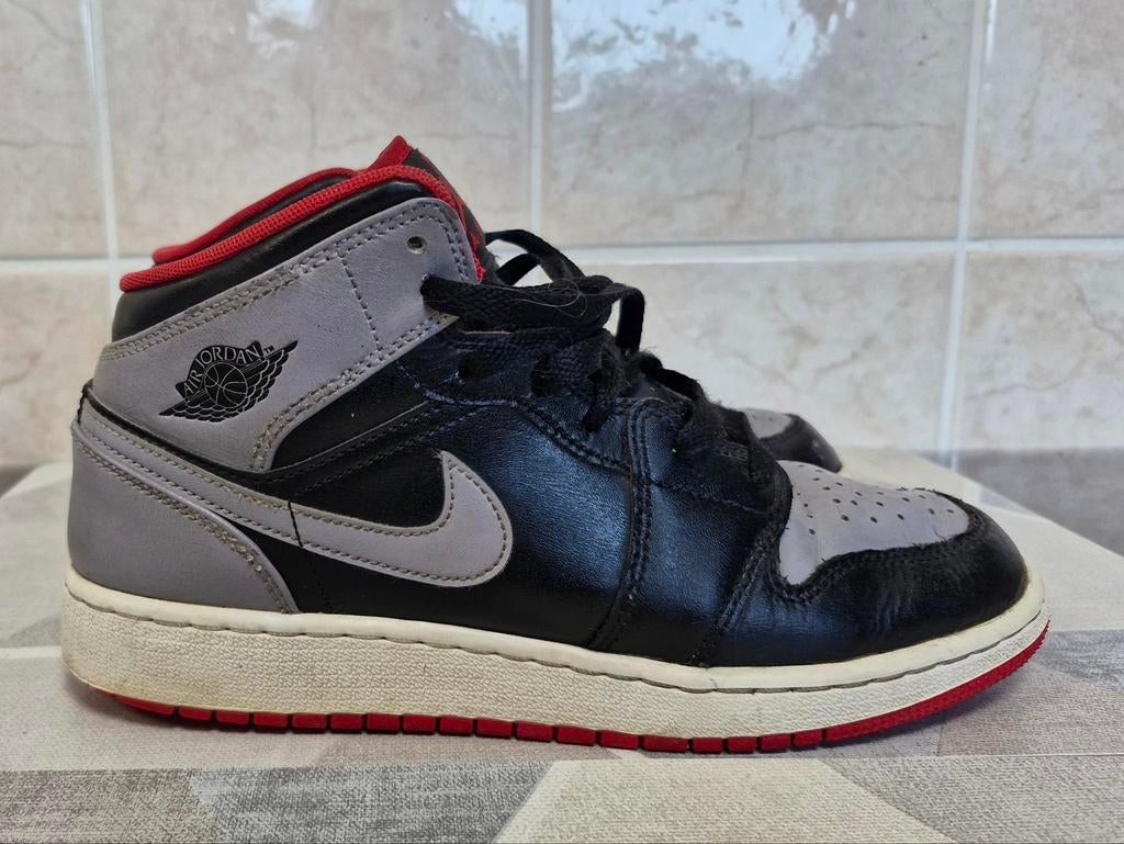 Air Jordon 1MID, Kinderen en Baby's, Kinderkleding | Schoenen en Sokken, Ophalen