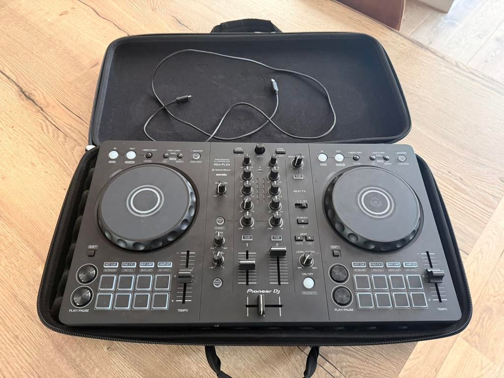 DDJ FLX4 met draagtas en partybar, Ophalen, Gebruikt