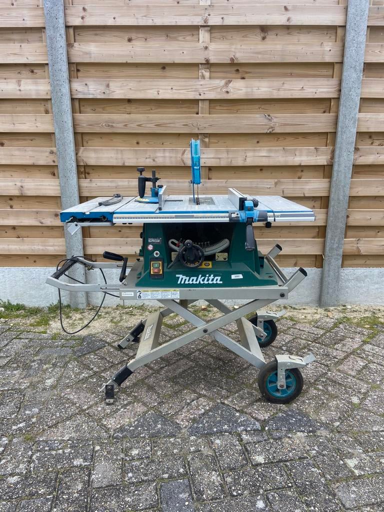 Makita Tafelzaag met Onderstel – Verrijdbaar, Ophalen, Zo goed als nieuw