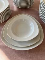 kwalitatieve hedendaagse set van Thomas-Rosenthal, Ophalen, Zo goed als nieuw, Bord(en)