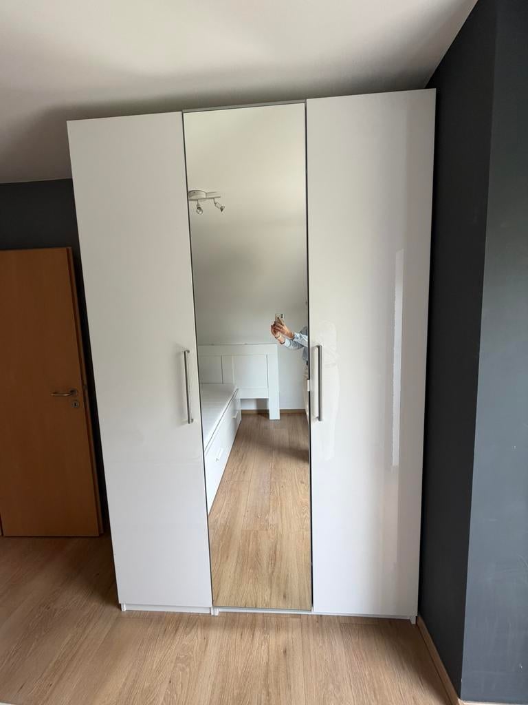 3-deurs kledingkast, 100 tot 150 cm, 200 cm of meer, Zo goed als nieuw, 50 tot 75 cm