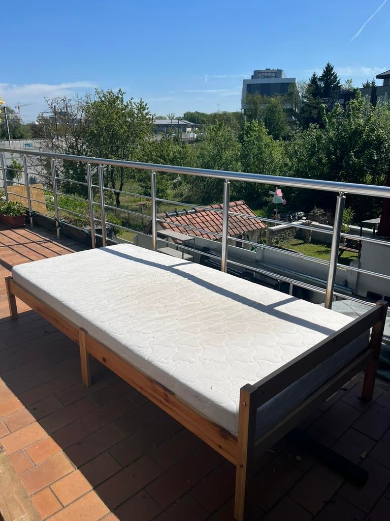 Houten bed 90x200 MET MATRAS!, Tuin en Terras, Schuttingen, Zo goed als nieuw, Ophalen