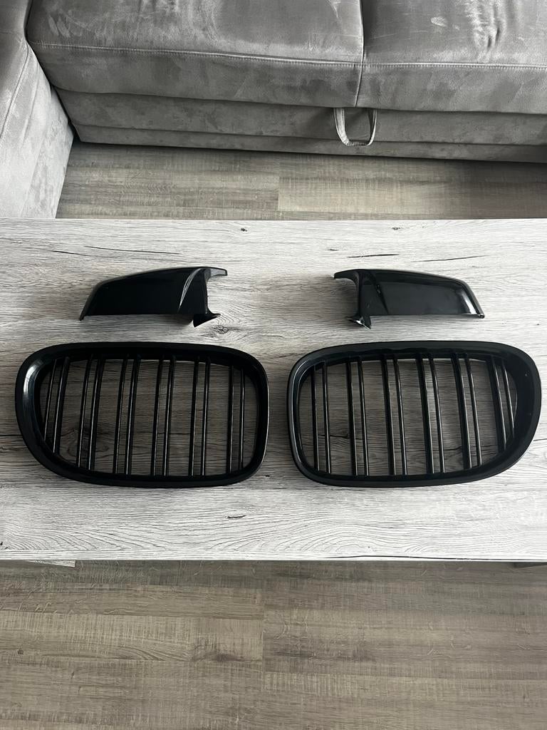 BMW F01 hoogglans zwarte grills + M Sport spiegelkappen, Ophalen of Verzenden, Gebruikt