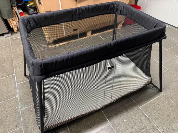 Lit parapluie BabyBjörn Travel Crib Light – très bon état, Kinderen en Baby's, Babywiegjes en Ledikanten, Gebruikt, Reisbedje