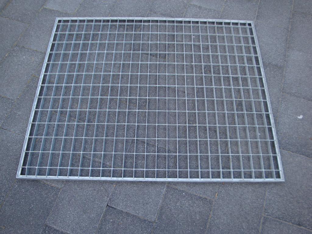 Gegalvaniseerde roosters in perfecte staat ! 99 x 97 cm, Doe-het-zelf en Bouw, Ophalen, Zo goed als nieuw, IJzer