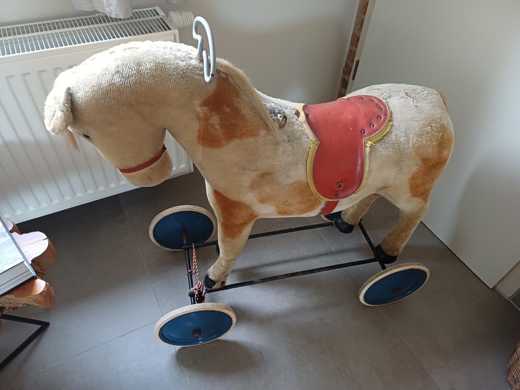 Ancien grand cheval Steiff sur roues des années 50, Enlèvement
