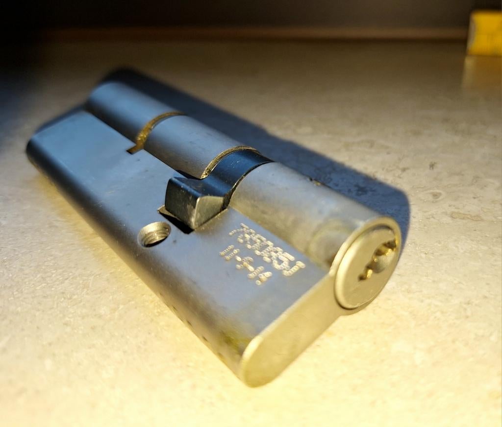 Litto 90 mm 5-punts slot met 4 sleutels, Doe-het-zelf en Bouw, Hang- en Sluitwerk, Ophalen of Verzenden, Slot