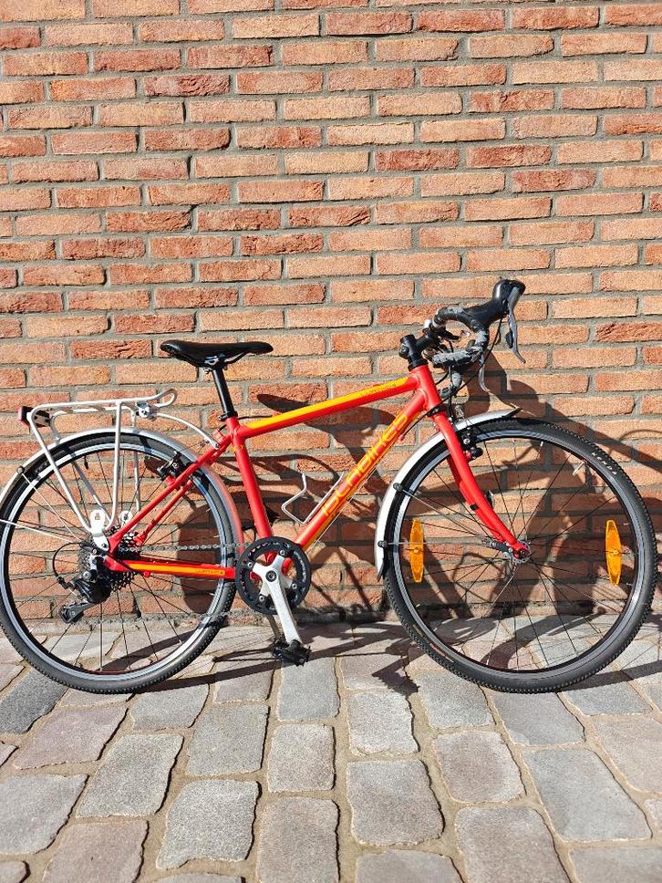 Islabikes Luath 24 - lichtgewicht fiets in goede staat, Fietsen en Brommers, Fietsen | Kinderfietsjes, Gebruikt, 20 inch of meer