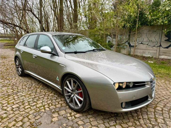 Alfa Romeo 1.9jtdm 150cv Ti 2010, Auto's, Alfa Romeo, Particulier, Diesel, Break, Zwart, Zwart, Leder, Ophalen
