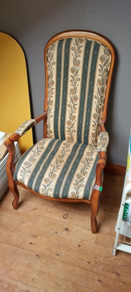Voltaire fauteuil Kersenhout met gestreept bloemenmotief, Antiek en Kunst, Ophalen