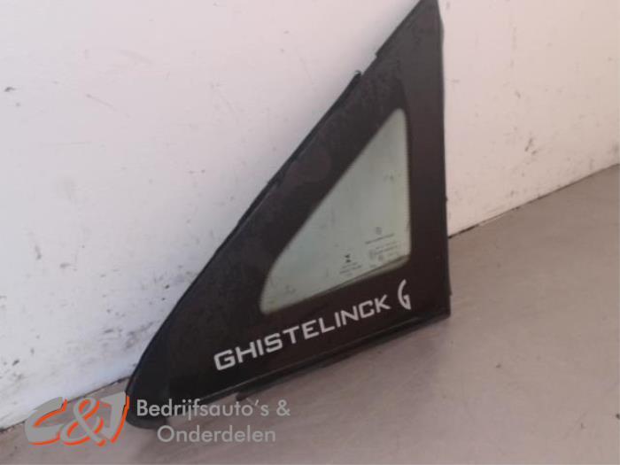 Vitre triangulaire avant gauche d'un Mercedes Vito, Autos : Pièces & Accessoires, 3 mois de garantie, Utilisé, -, -