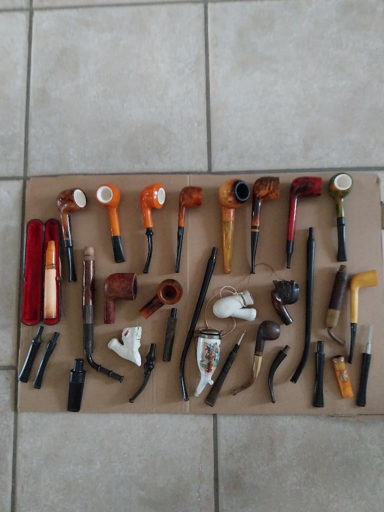 Antieke pijpen.(Bruyere). Pijperek., Enlèvement