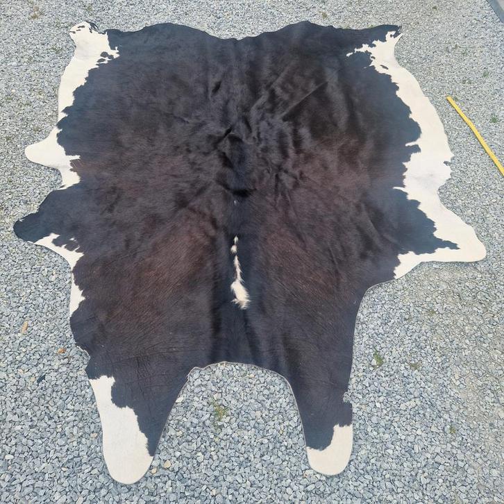 Koeienhuid , koevacht , koeienvel , tapijt vloerkleed xl, Huis en Inrichting, Stoffering | Tapijten en Vloerkleden, Zo goed als nieuw