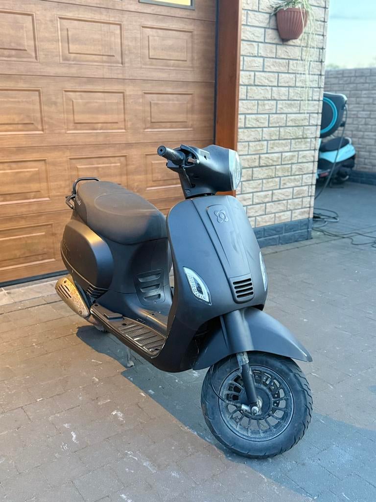 AGM VX50 – A-klasse – 8400 km – Topstaat!, Vélos & Vélomoteurs, Cyclomoteurs | Zundapp, Enlèvement, Comme neuf