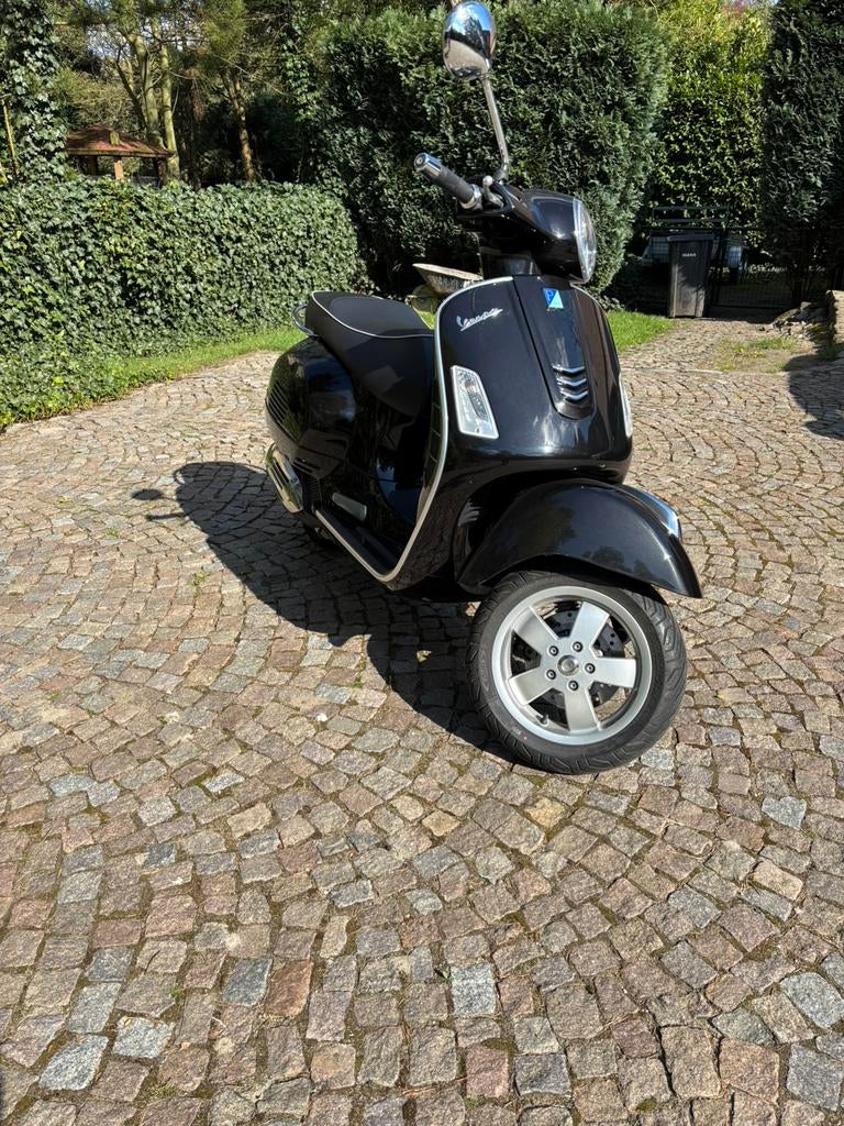 Vespa GTS 125cc, Fietsen en Brommers, Scooters | Vespa, Ophalen, Overige modellen, Zo goed als nieuw