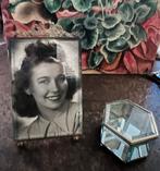 Vintage bronze fotolijst met strikdecor +glazen sierdoosje –, Ophalen of Verzenden, Zo goed als nieuw