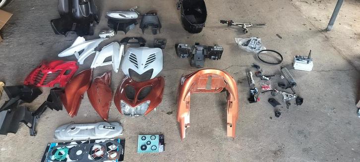 Groot lot Yamaha Aerox onderdelen, Motoren, Onderdelen | Yamaha, Ophalen